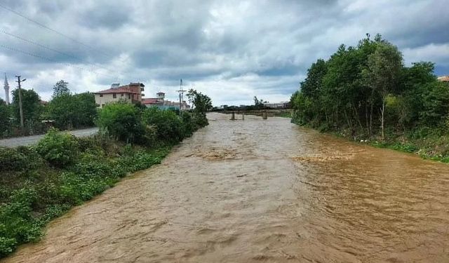 Sağanak hayatı olumsuz etkiledi