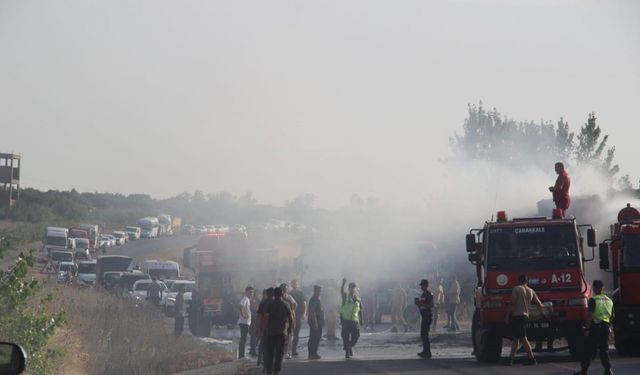 Saman yüklü TIR'ın dorsesi alev aldı