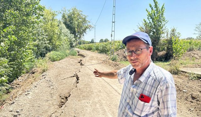 Tunca Nehri kurudu, yanındaki yolda 2 metrelik yarık ve çökme oldu