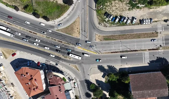 Düzce'de akıllı kavşak trafiğe yine çözüm olmadı!