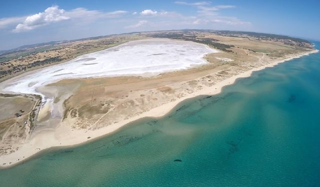 Aşırı sıcaklar Edirne'de yeni bir 'Tuz Gölü' oluşturdu!