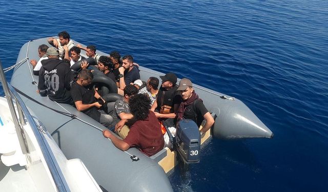 Çeşme açıklarında batan bottaki kaçak göçmenler kurtarıldı