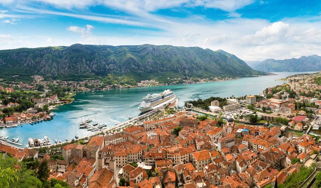 James Bond filmine ev sahipliği yapan Kotor, aşırı turizmle mücadele edecek!