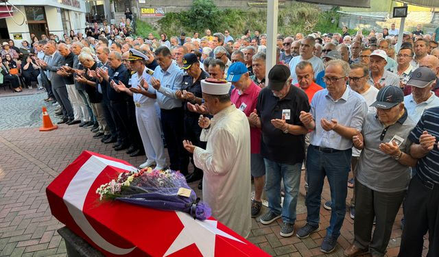 Necdet Sakaoğlu, son yolculuğuna uğurlandı