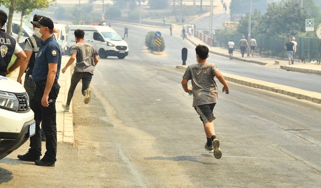 İzmirliler dikkat! Yangın nedeniyle o yollar kapatıldı