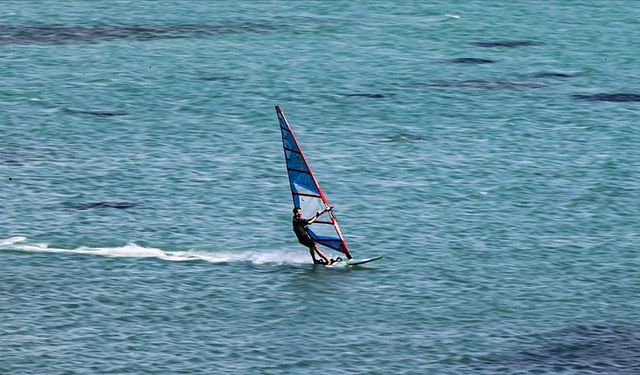 İzmir'deki Rüzgar Sörfü Slalom Avrupa Şampiyonası tamamlandı