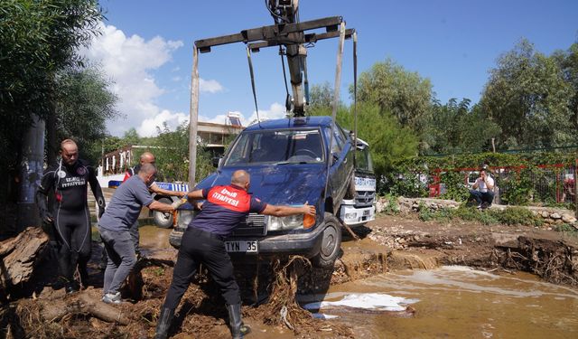 İzmir İtfaiyesi’nden Menderes’te seferberlik