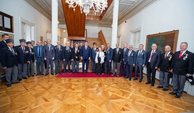 Başkan Tugay gazi derneklerini makamında ağırladı