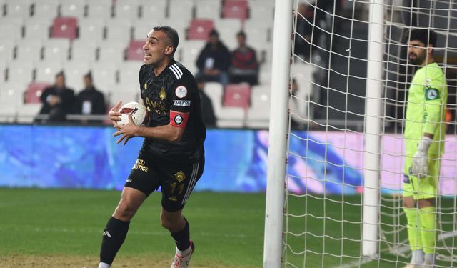 Altay'ın 43'lük golcüsü Murat tarih yazıyor