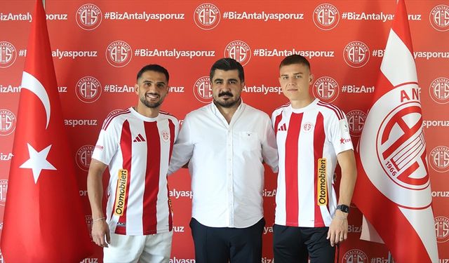 Antalyaspor, Petrusenko ile Abdurrahim Dursun için imza töreni düzenledi