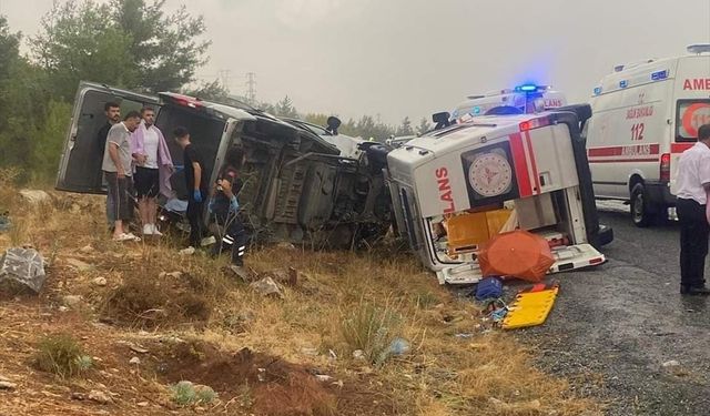 İki trafik kazasında 1 kişi öldü, 14 kişi yaralandı