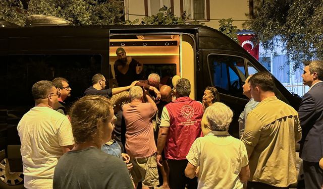 İsrail askerlerince öldürülen Ayşenur Ezgi Eygi'nin babası Aydın'daki evine geldi