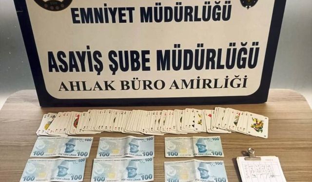 Kütahya'da kumar oynayan 4 kişi suçüstü yakalandı