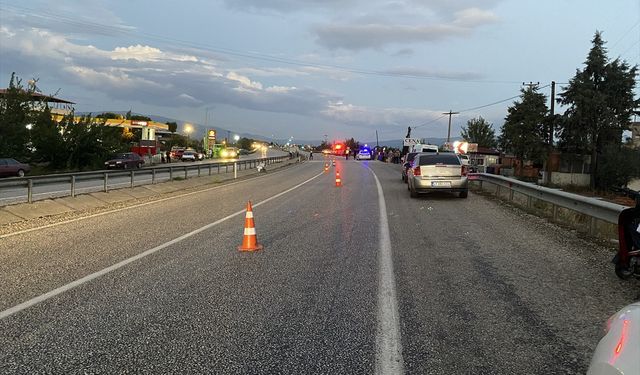 Manisa'da otomobilin çarptığı yaşlı adam öldü