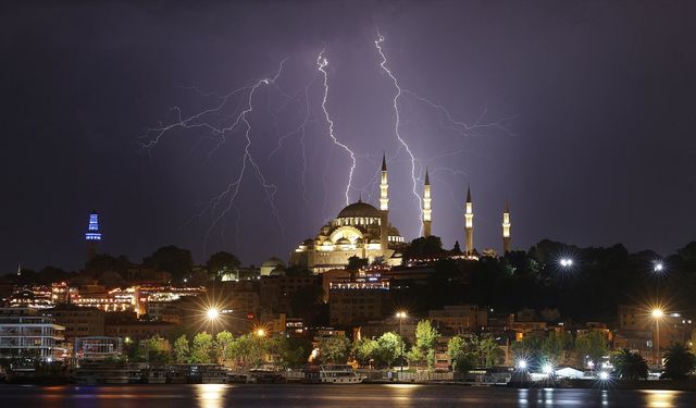 Şemsiyeleri hazırlayın! Sağanak geliyor