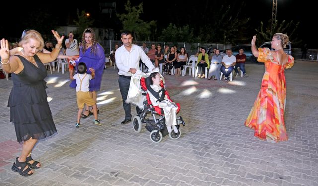 Serebral palsili çocuk için sünnet düğünü