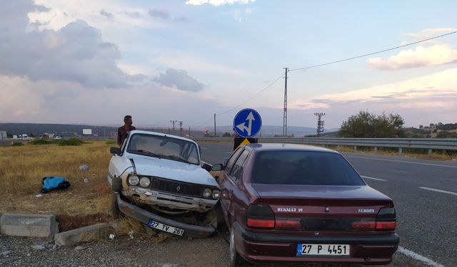 Adıyaman'da iki otomobil çarpıştı: 5 yaralı