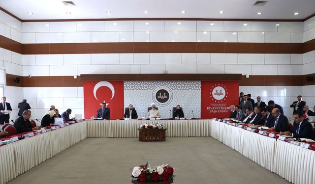 Diyanet İşleri Başkanı Erbaş, 2024 Yılı Hac Organizasyonu Değerlendirme Toplantısı'na katıldı