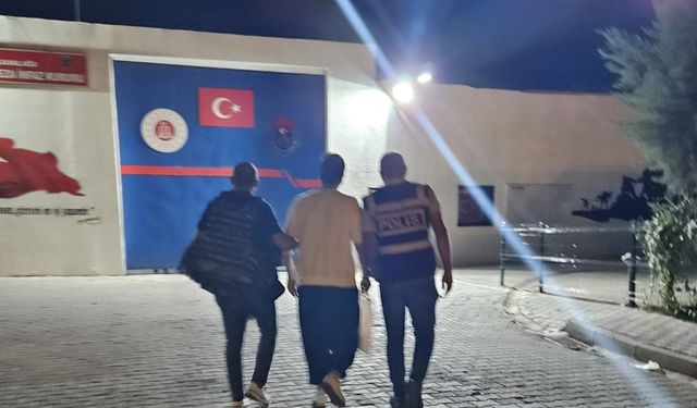 Firari hükümlü, saklandığı sandıkta yakalandı