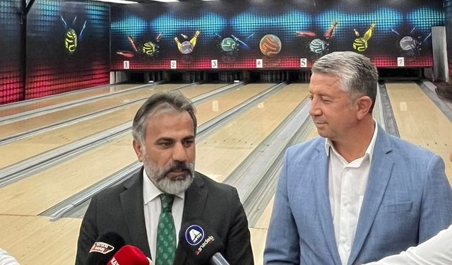 Gazeteciler bowling turnuvasında yarıştı