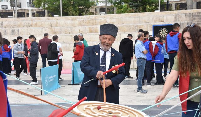 Gaziler Günü’nü bilek güreşi yaparak kutladılar