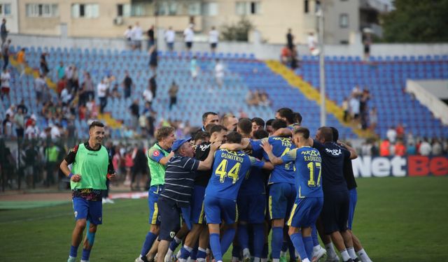 Mehmet Topal ile Gheorghe Hagi puanları paylaştı