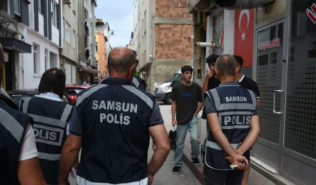 Samsun’da okul çevrelerinde yapılan denetimlerde 5 kişi gözaltına alındı