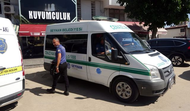 Yarı çıplak halde balkondan düşüp, öldü