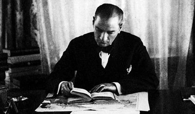 Atatürk'ün kitap okuma yöntemi ve özel işaretleri: Bilgiye hakimiyetin sırrı