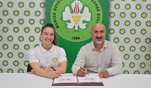 Ayşe Begüm Onbaşı Tekrar Manisa Büyükşehir Belediyespor'da!