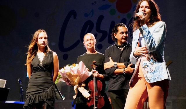 Çeşme Festivali, '90’larda Çeşme' teması ile başladı!