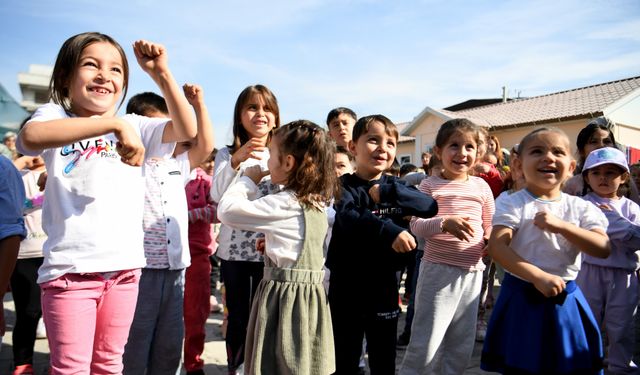 Bornova Belediyesi’nden ailelere büyük destek