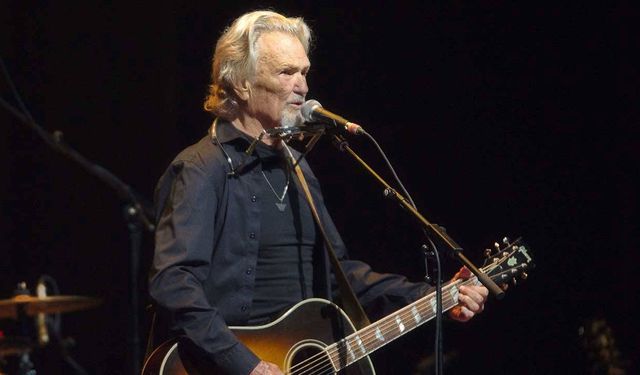 Kris Kristofferson hayatını kaybetti