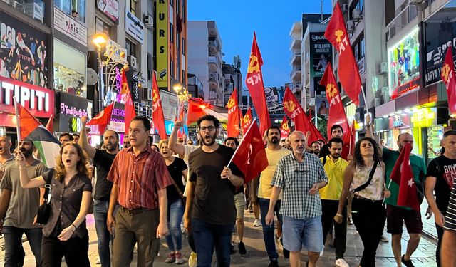 TKP: 'ABD savaş gemisi İzmir'i terk edene kadar nöbet tutacağız'