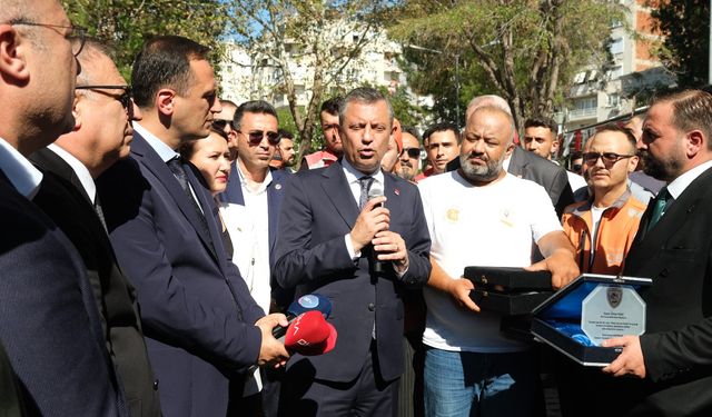 CANLI: Özgür Özel, Bornova'da açılışlar ve kutlamalara katılıyor