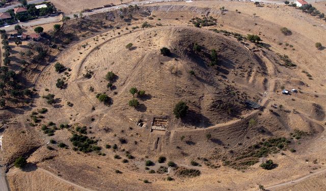 İzmir Bergama'da görkemli keşif: Yığma Tepe Tümülüsü Pergamon krallarına mı ait?