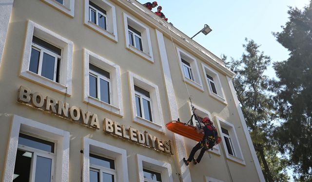 Bornova Belediyesi’nde yangın tatbikatı heyecanı