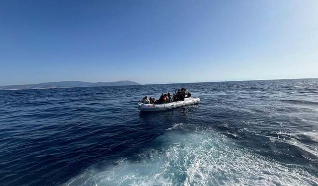 İzmir'de 110 düzensiz göçmen kurtarıldı, 64 düzensiz göçmen yakalandı