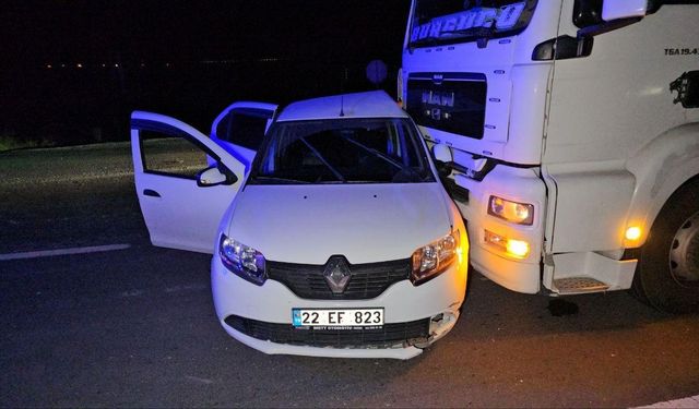 TIR ile çarpışan otomobil ehliyetsiz sürücüsü, 5.46 promil alkollü çıktı