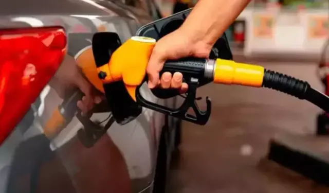 Benzine İndirim Gelecek Mi? (22 Ekim Salı)