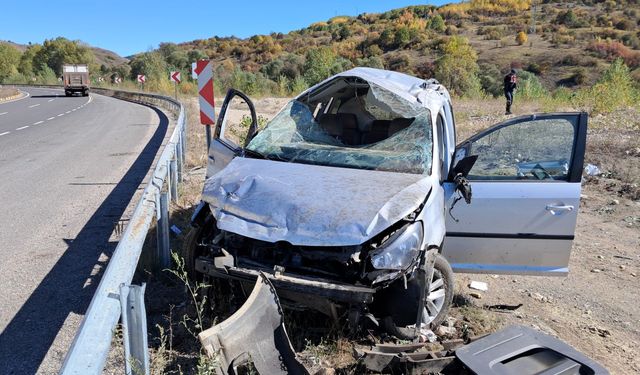 Şarampole devrilen araçtaki beş kişi yaralandı