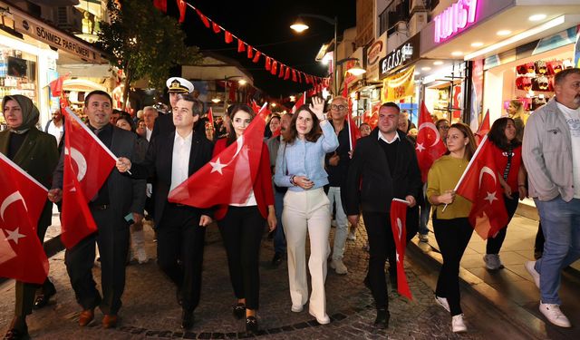 Çeşme’de görkemli 29 Ekim kutlamaları