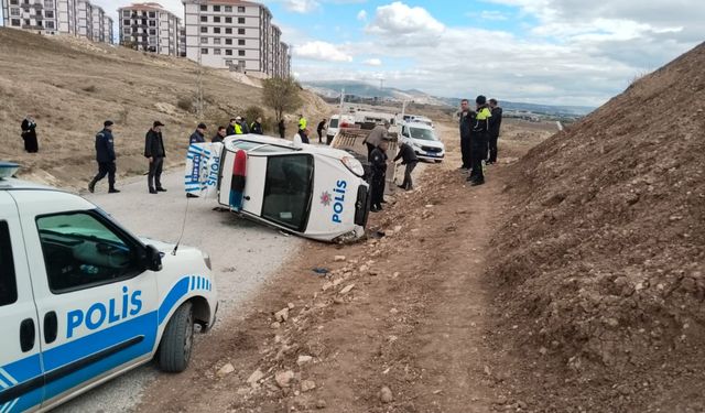 Takipteki polis aracı takla attı