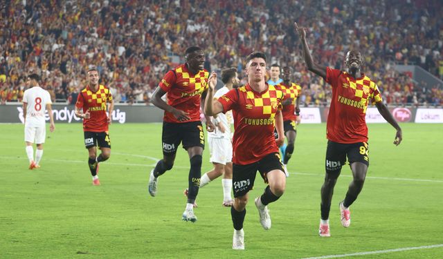 Göztepe'de genç stoper Taha formayı bırakmıyor!