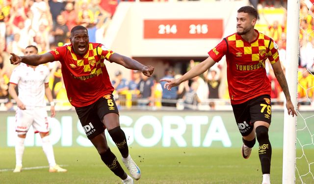 Göztepe Sivasspor'u İlk Yarıda 2-0 Geçti