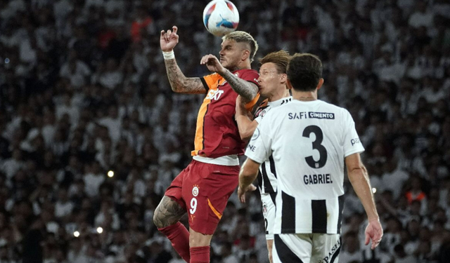 Galatasaray-Beşiktaş maçı öncesi tribünlerde İzmir Marşı yankılandı!