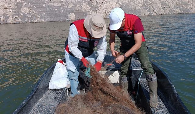 Hayalet ağ ve balık tuzakları imha edildi