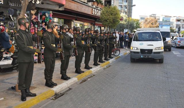 92 yaşındaki Kore gazisi, son yolculuğuna uğurlandı