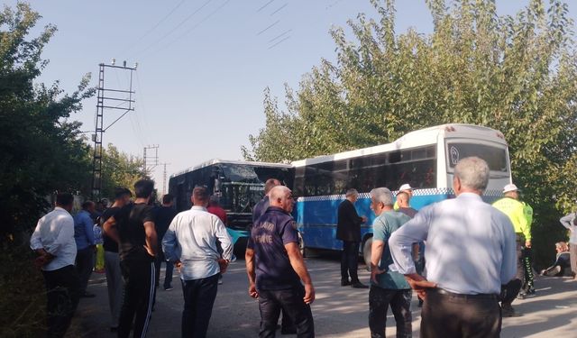 Servis minibüsü ile otobüs çarpıştı: 24 yaralı