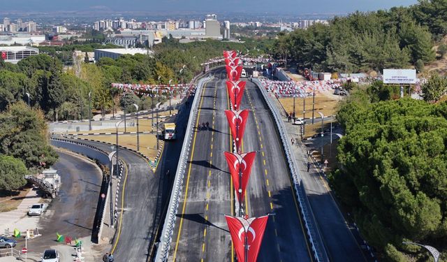 Cumhuriyet Kavşağı, törenle hizmete açıldı